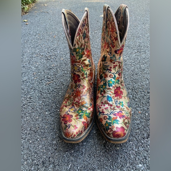 Women’s Roper Ingrid Floral Western Boot - Picture 5 of 14